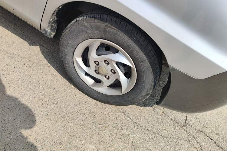 Used JAC Group Refine 2015 2.0L Shuttle Gasoline Long-Wheelbase Standard Version HFC4GA3-3D
