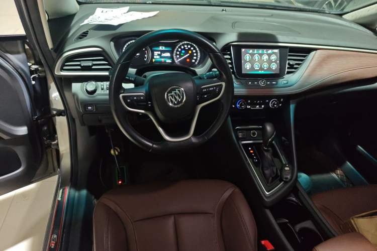 Used Buick GL6 2019 18T 6-Seater Connected Luxury Version China VI Standard Steering Wheel