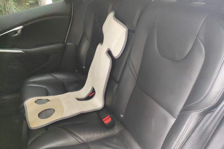 Used Volvo V40 2016 T3 Zhiyi Edition
