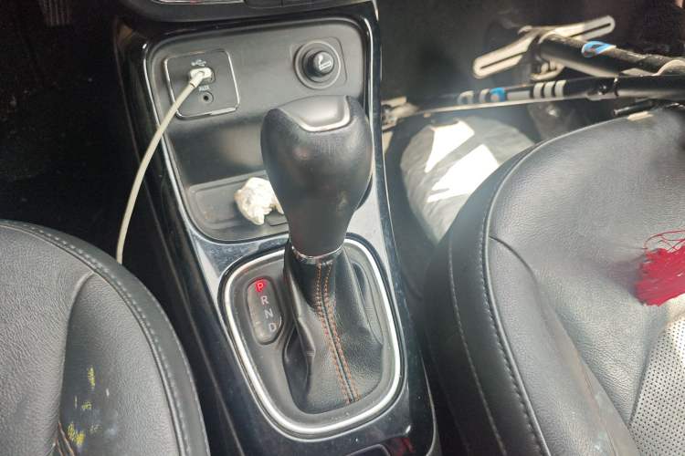 Used Jeep Compass 2017 200T Automatic Prestige Edition Gear Lever