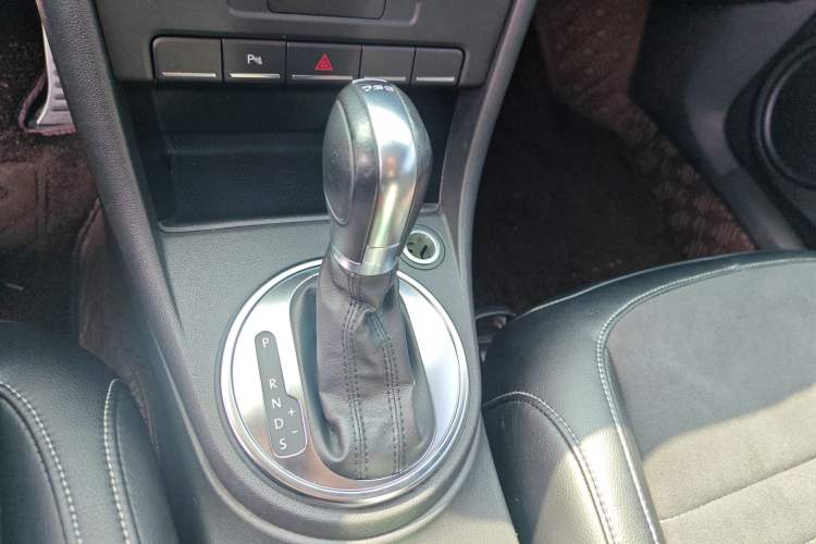 Used Volkswagen Beetle 2013 1.4TSI Luxury Model Gear Lever