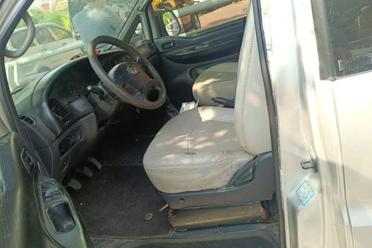 Used JAC Group Refine 2015 2.0L Shuttle Gasoline Long-Wheelbase Standard Version HFC4GA3-3D Left Front Seat