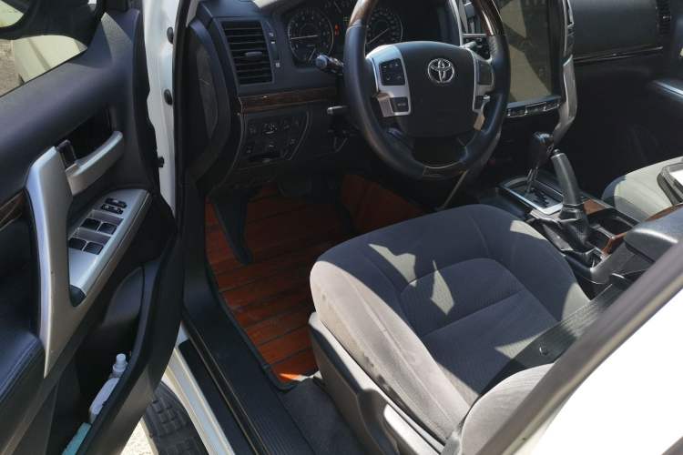 Used Toyota Land Cruiser 