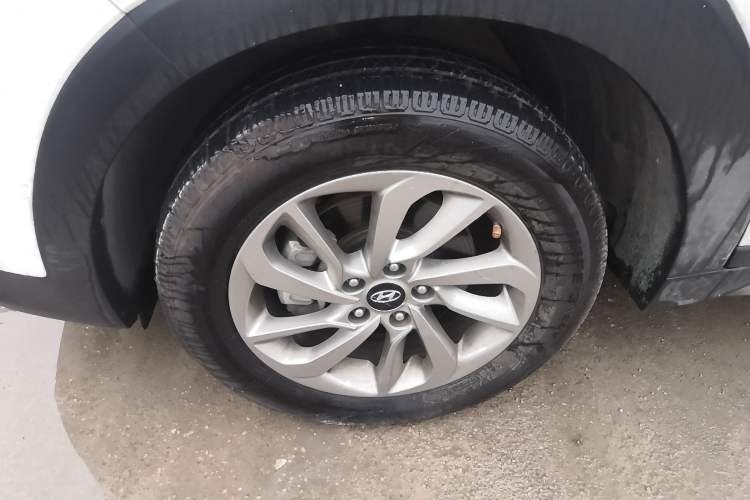 Used Hyundai Tucson 2018 1.6T Dual-Clutch Two-Wheel Drive 15th Anniversary Special Edition