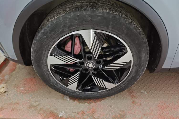 Used BYD Tang New Energy 2023 DM-i Champion Edition 112KM Prestige Model Left Front Wheel Hub