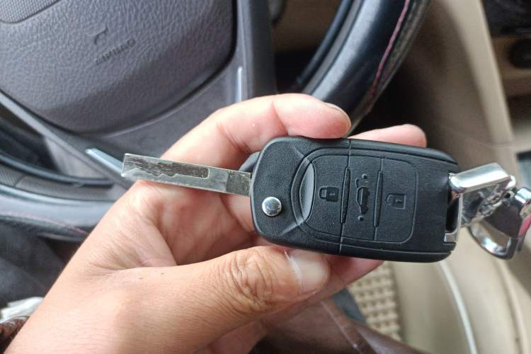 Used Baojun 730 2016 1.5L Manual Comfort Version 7 Seats China V Emission Standard Vehicle Key