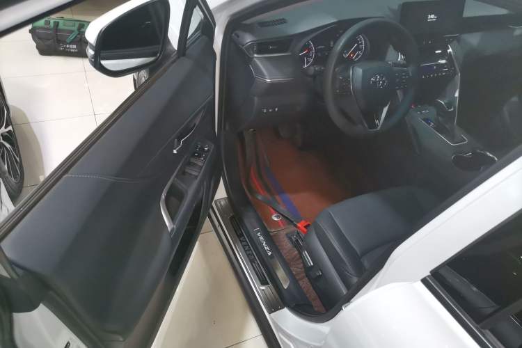 Used Toyota Venza 2023 2.0L CVT Two-Wheel Drive Luxury Edition
