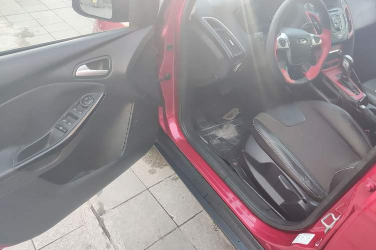 Used Ford Focus 2012 Hatchback 1.6L Automatic Fashion Edition
