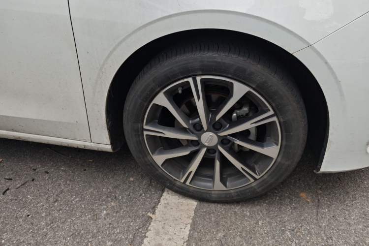 Used Geely Auto Emgrand 2025 4th Generation 1.5L CVT Luxury Version
