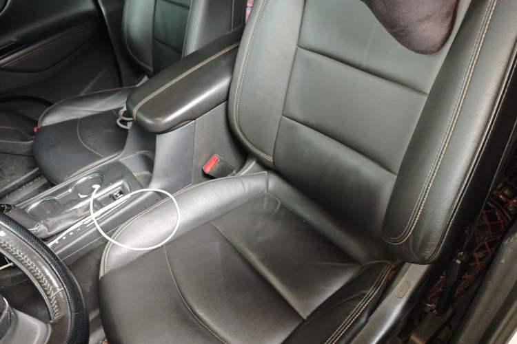 Used Chevrolet Equinox 2018 550T Automatic All-Wheel-Drive Explorer Edition Left Front Seat