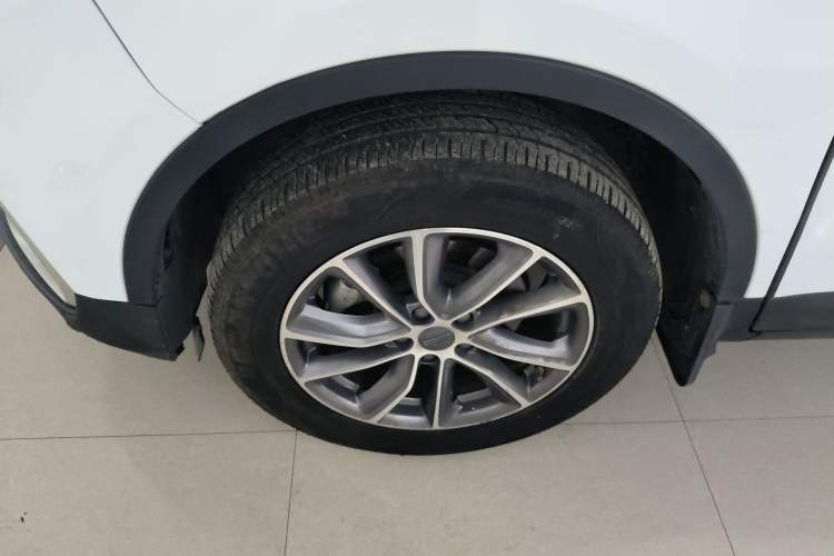 Used Geely Auto Emgrand X7 Sport 2021 Million Edition 1.8TD DCT Two-Wheel Drive Luxury Model Left Front Wheel Hub