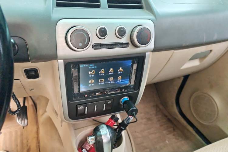 Used Zotye 5008 2010 1.3L CVT Standard Edition Audio And AC Panel