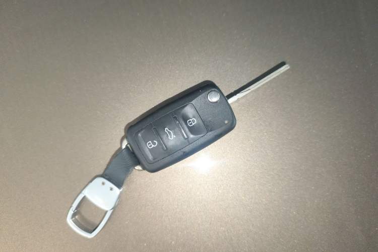 Used Volkswagen Sagitar 2015 230TSI Automatic Luxury Model
