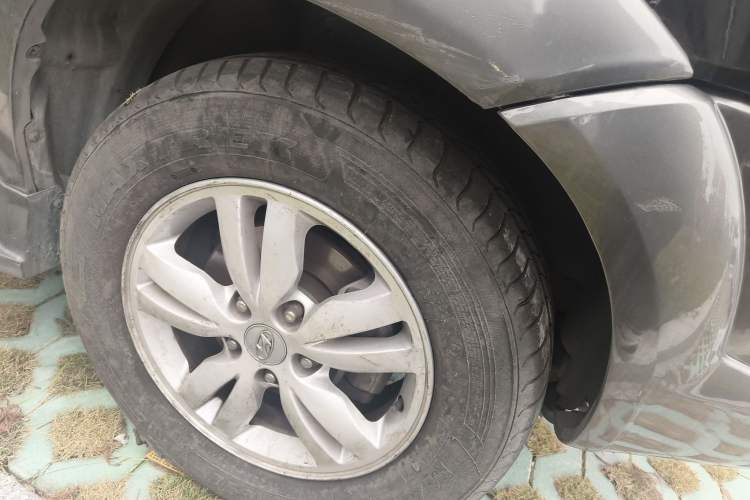 Used Hyundai Tucson 2009 2.0L Automatic Two-Wheel Drive with Sunroof
