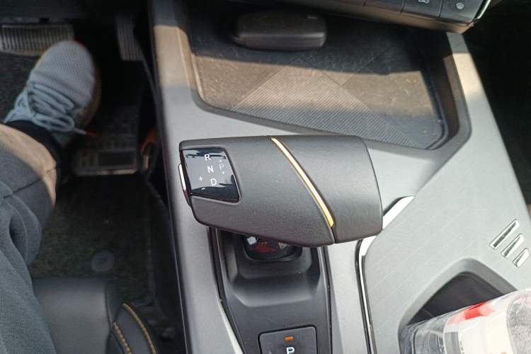 Used CHANGAN OSHAN X5 PLUS 2023 1.5T DCT Excellence Edition Gear Lever