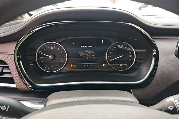 Used Buick GL8 2023 Land Executive Class Comfort Model