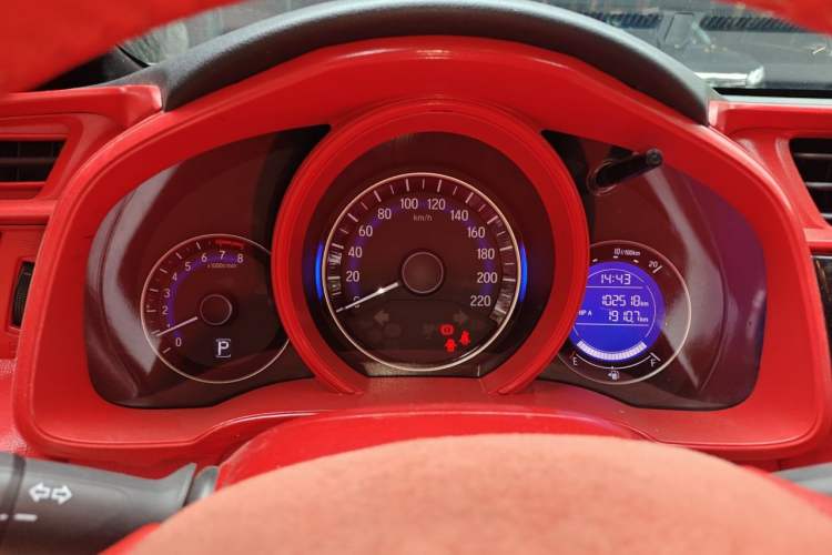 Used Honda Fit 2016 1.5L LXS CVT Comfort Sunroof Version
