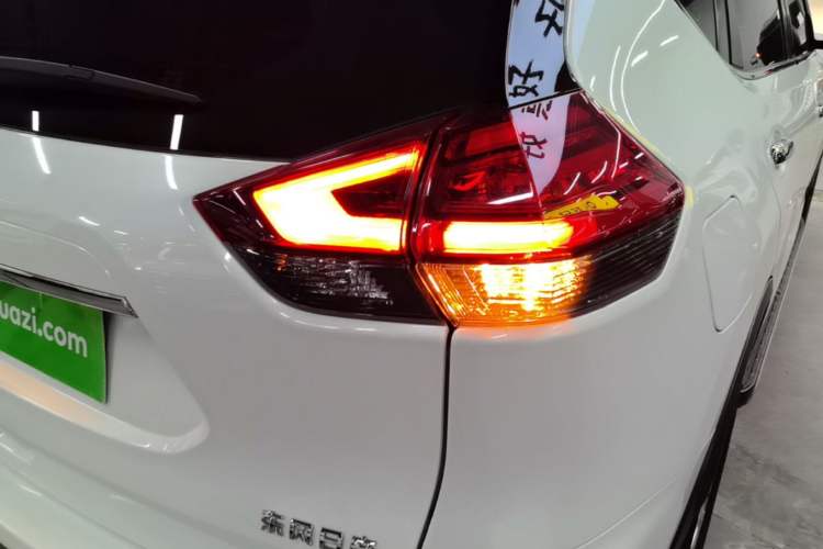 Used Nissan X-Trail 2022 Revised Version 2.0L Two-Wheel Drive Smart Connect & Comfort Edition Exterior 3