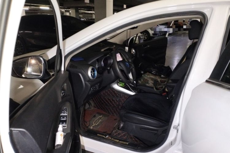 Used BYD Yuan New Energy 2018 EV360 Smart Connected Cool Model Driver Seat