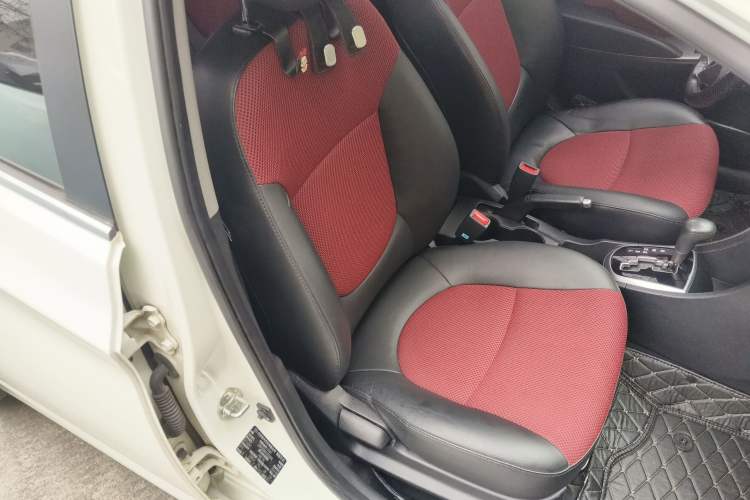 Used Hyundai Verna Ray 2014 1.4L Automatic GLX
