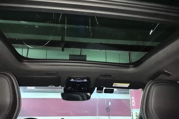 Used Volvo XC60 2019 T5 4x4 Smart & Dynamic Sport Edition China VI Standard Headliner