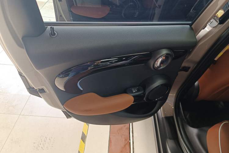 Used MINI MINI 2022 Updated 2.0T COOPER S Classic Edition Five-Door Version