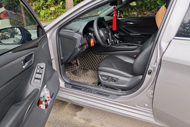 Used Toyota Avalon 2023 2.0L XLE Deluxe Edition
