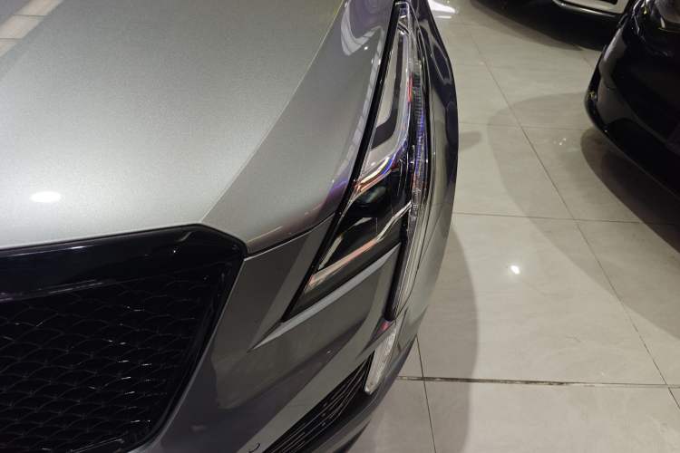 Used Cadillac XT5 2022 2.0T Four-Wheel Drive Luxury Version (Hummingbird Edition) Left Front Headlight