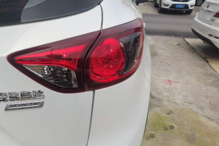 Used Mazda CX-5 2015 2.0L Automatic Two-Wheel Drive Urban Version Right Rear Taillight
