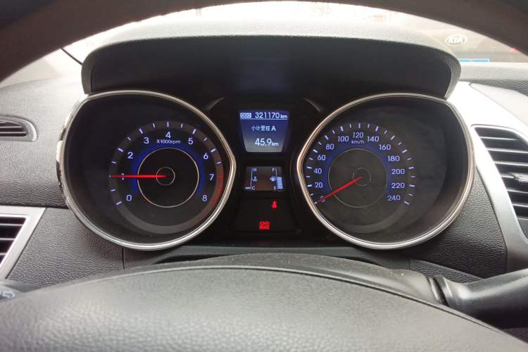Used Hyundai Elantra (5th Generation / Langdong) 2015 1.6L Manual Leading Model Instrument Cluster