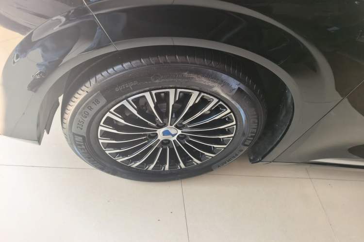 Used Denza D9 2024 DM-i 970 Luxury Model