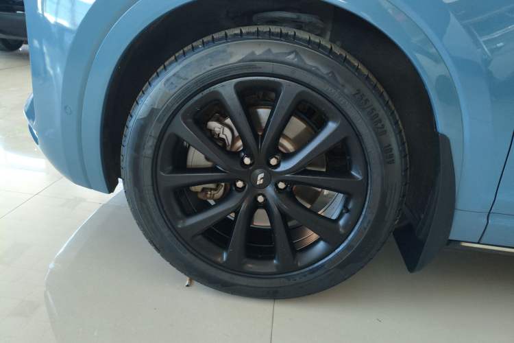 Used Li Auto ONE 2021 Extended-Range 6-Seater Version Left Front Wheel Hub