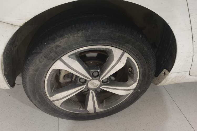 Used Geely Auto Emgrand GL 2017 1.8L DCT Elite Model
