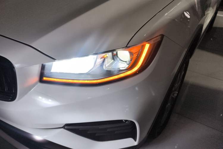 Used Farizon FX 2020 1.8T Smart Connect Edition 4 Seats
