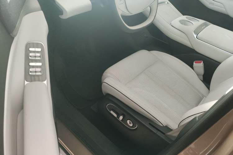 Used XPeng X9 2024 640 All-Wheel Drive High-Performance Max