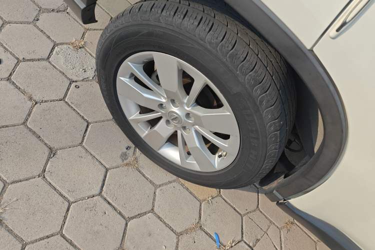 Used Dongfeng Fengdu MX6 2016 2.0L CVT Two-Wheel Drive Dream Edition
