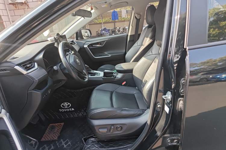 Used Toyota Wildlander 2021 Dual-Engine 2.5L E-CVT Two-Wheel Drive Luxury Edition
