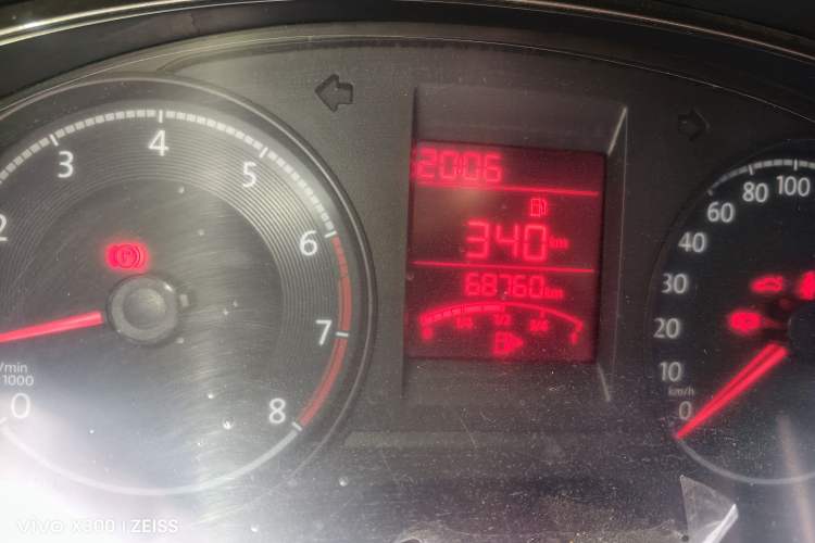 Used Volkswagen Santana 2016 1.6L Manual Comfort Edition Odometer Close Up