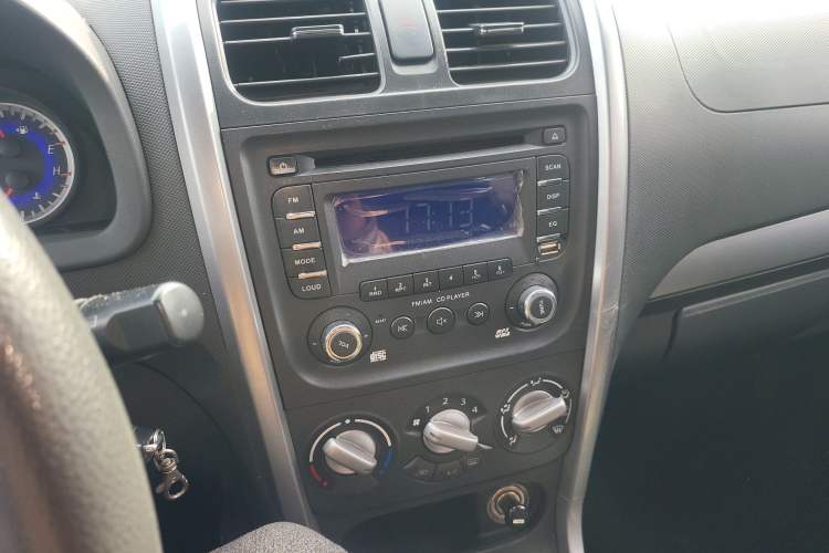 Used Suzuki Wagon R X5 2013 Cruise Edition 1.4L VVT Standard Model Audio And AC Panel