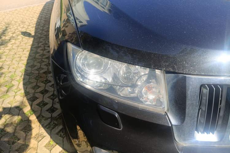 Used Jeep Grand Cherokee 2011 3.6L Luxury Navigation Edition Exterior 6