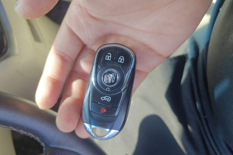 Used Buick GL8 2021 Land Cruiser Executive Class 652T Luxury Model Vehicle Key