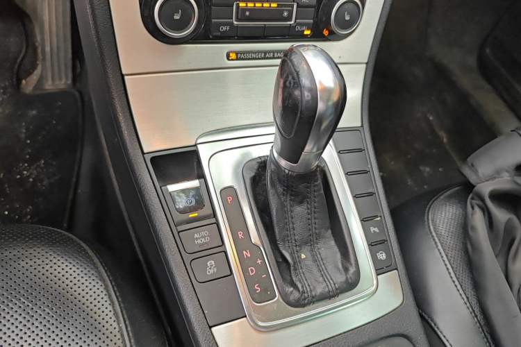 Used Volkswagen Magotan 2012 Travel Edition 2.0 TSI Luxury Version
