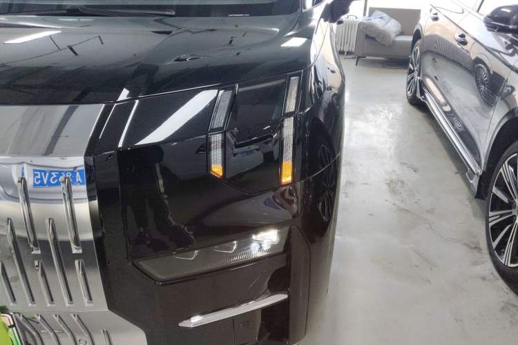 Used Zeekr 009 2024 7-Seater Walk-through Version 4WD 140 kWh
