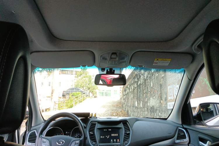 Used Hyundai Santa Fe 2017 2.4L Automatic Two-Wheel Drive Smart Version 5 Seats