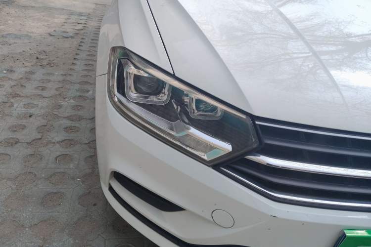 Used Volkswagen Bora 2018 1.5L Automatic Fashion Model Right Front Headlight