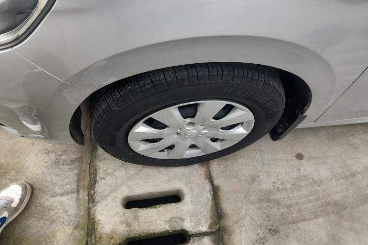 Used Peugeot 301 2018 1.6L Manual Comfort Edition Left Front Wheel Hub