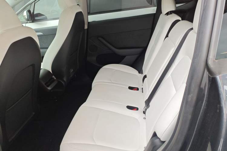 Used Tesla Model Y 2024 Long-Range All-Wheel-Drive Version