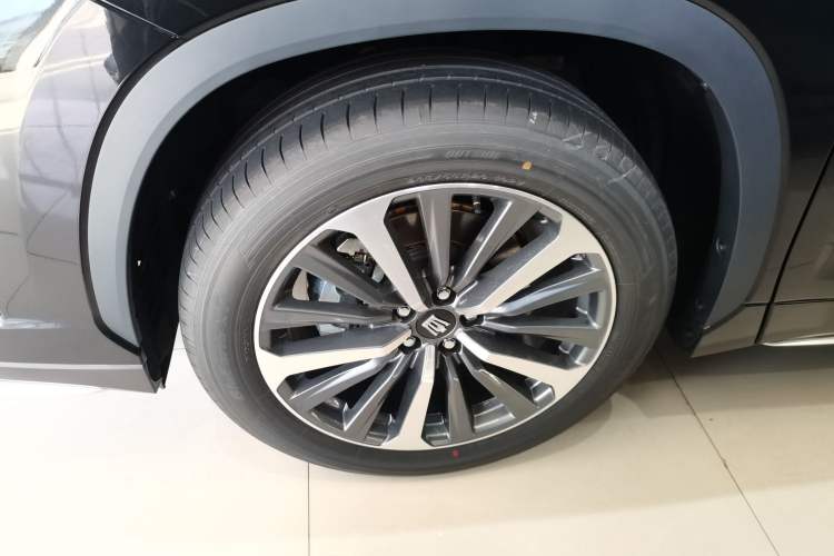 Used Toyota Crown Kluger 2026 Model 2.5L HEV All-Wheel-Drive Prestige Edition Left Front Wheel Hub