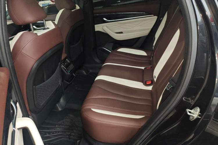 Used Geely Auto Monjaro L 2021 2.0TD DCT EVO Two-Wheel Drive Smart Luxury Version Left Rear Seat