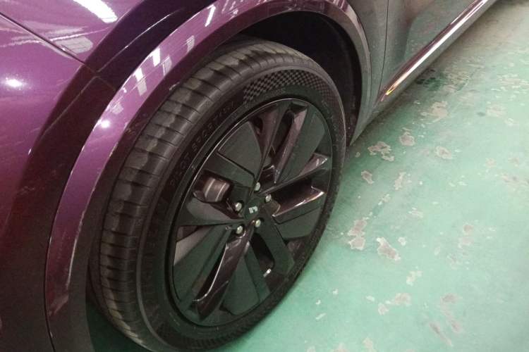 Used Li Auto L9 2022 Max model Left Front Wheel Hub